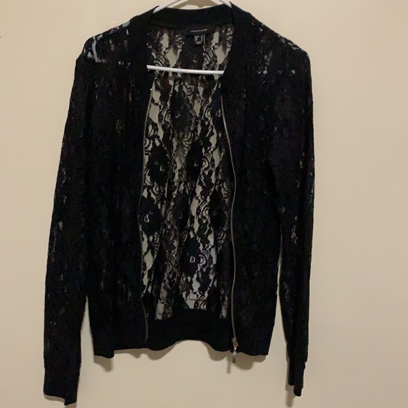 Black Lace zip up top with a sliver zipper - Picture 4 of 4